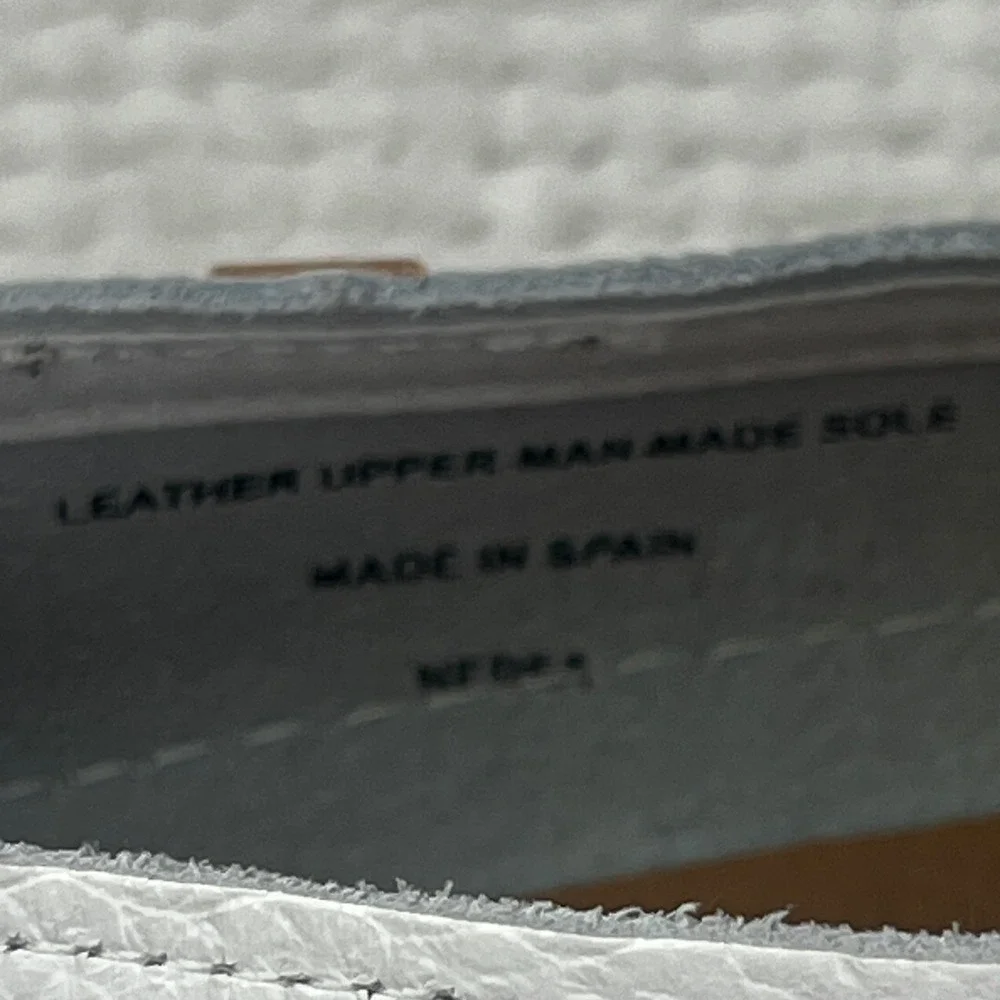 Verbenas White Pebbled Leather Penny Loafers Made in Spain Size 37/6.5-7 NEW